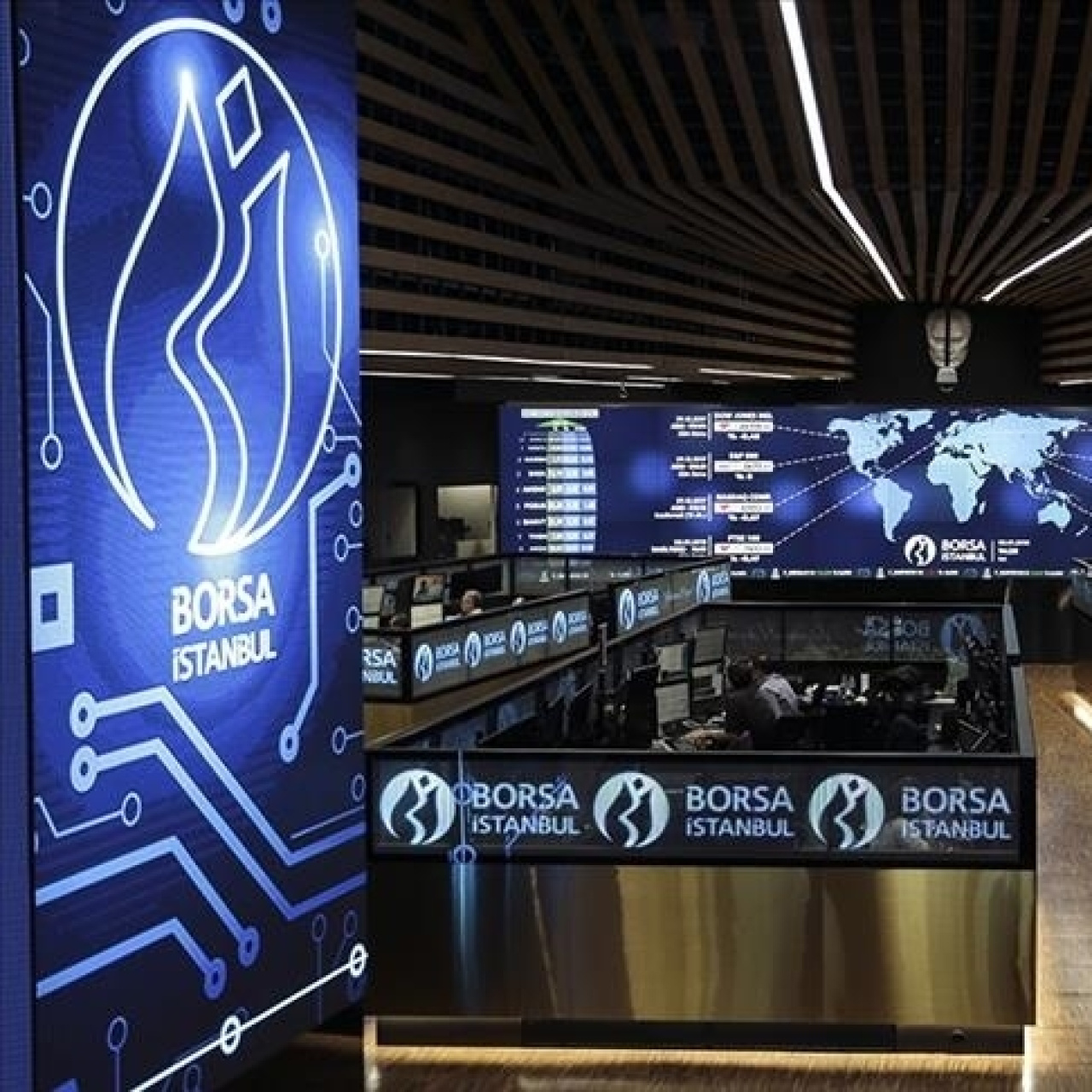 Borsa rekor seviyeden kapanış yaptı ve yatırımcıları sevindirdi!