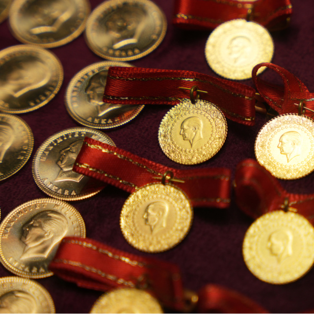 Altın yükselişini sürdürüyor