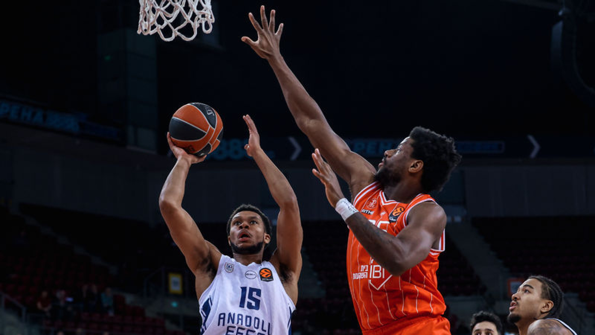 Anadolu Efes, EuroLeague'de Hapoel Tel Aviv'e 71-66 Mağlup Oldu
