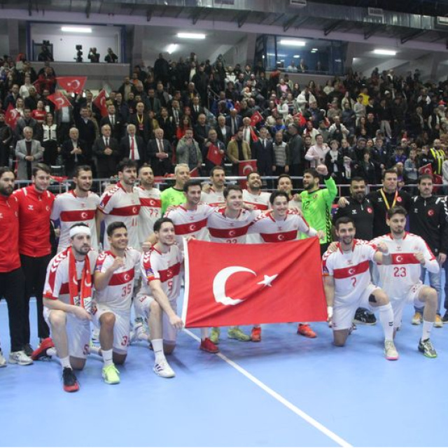 Hentbolda Milliler'in rakibi Romanya oldu