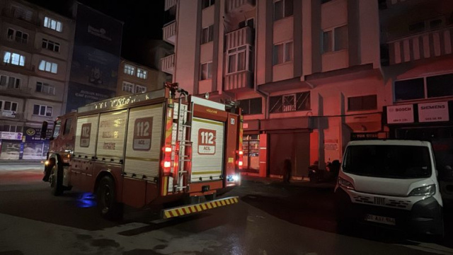Dairedeki yangında 5 kişi dumandan etkilendi