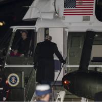 Trump'ın uçağında elektik arızası