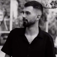 Isınmak için sobaya yaklaştı... Elinde tiner vardı!