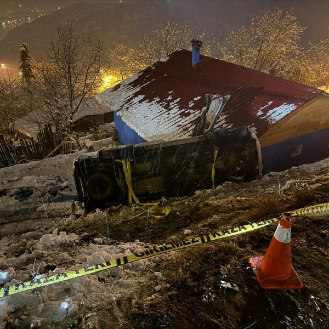 Artvin'de buzlu yol can aldı: 1 ölü
