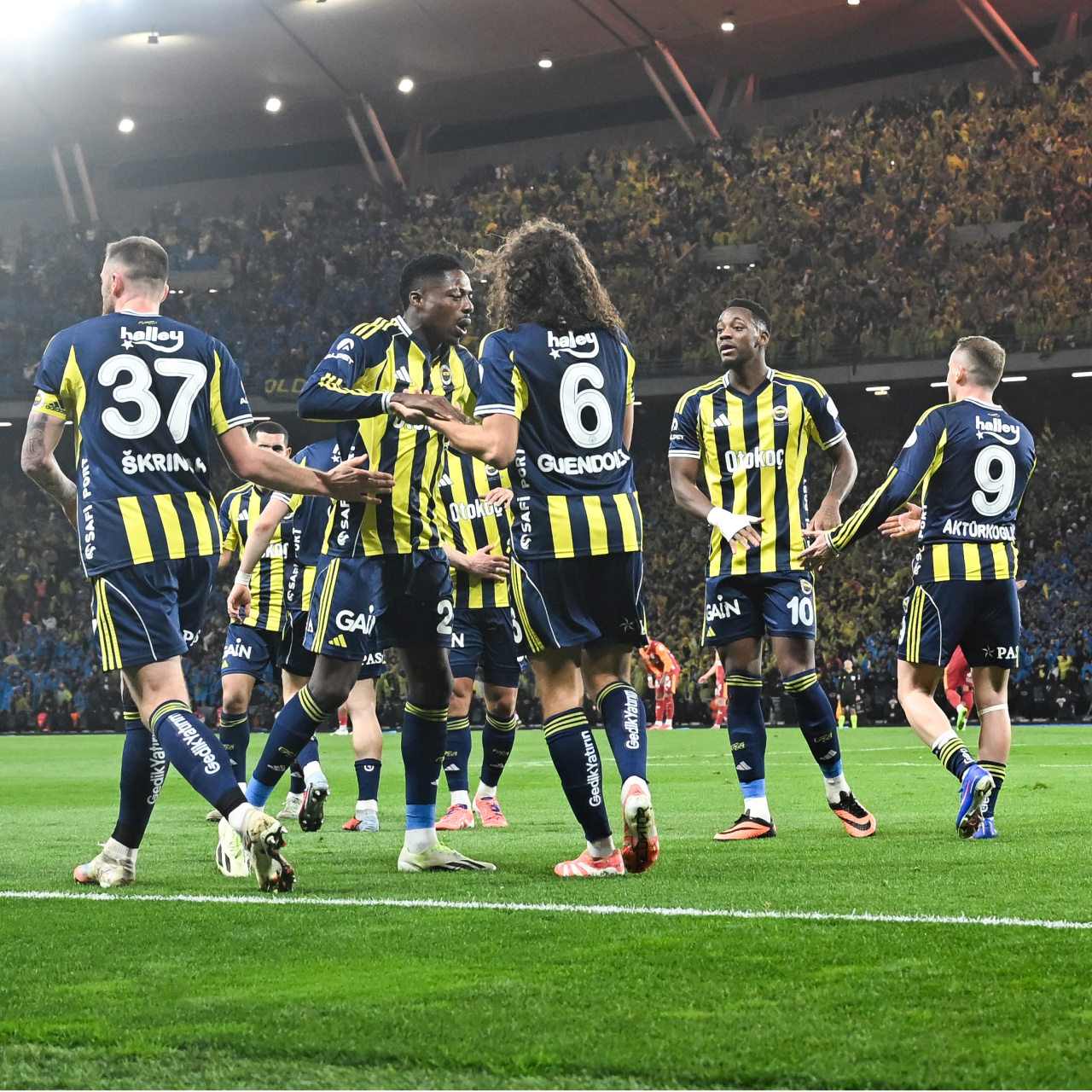 Fenerbahçe, Avrupa'da zafer peşinde!