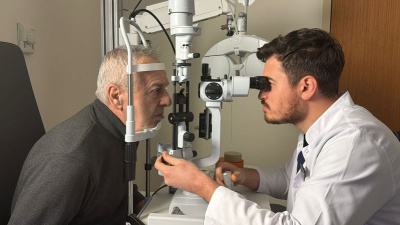 Kornea nakliyle sol gözü yeniden gördü