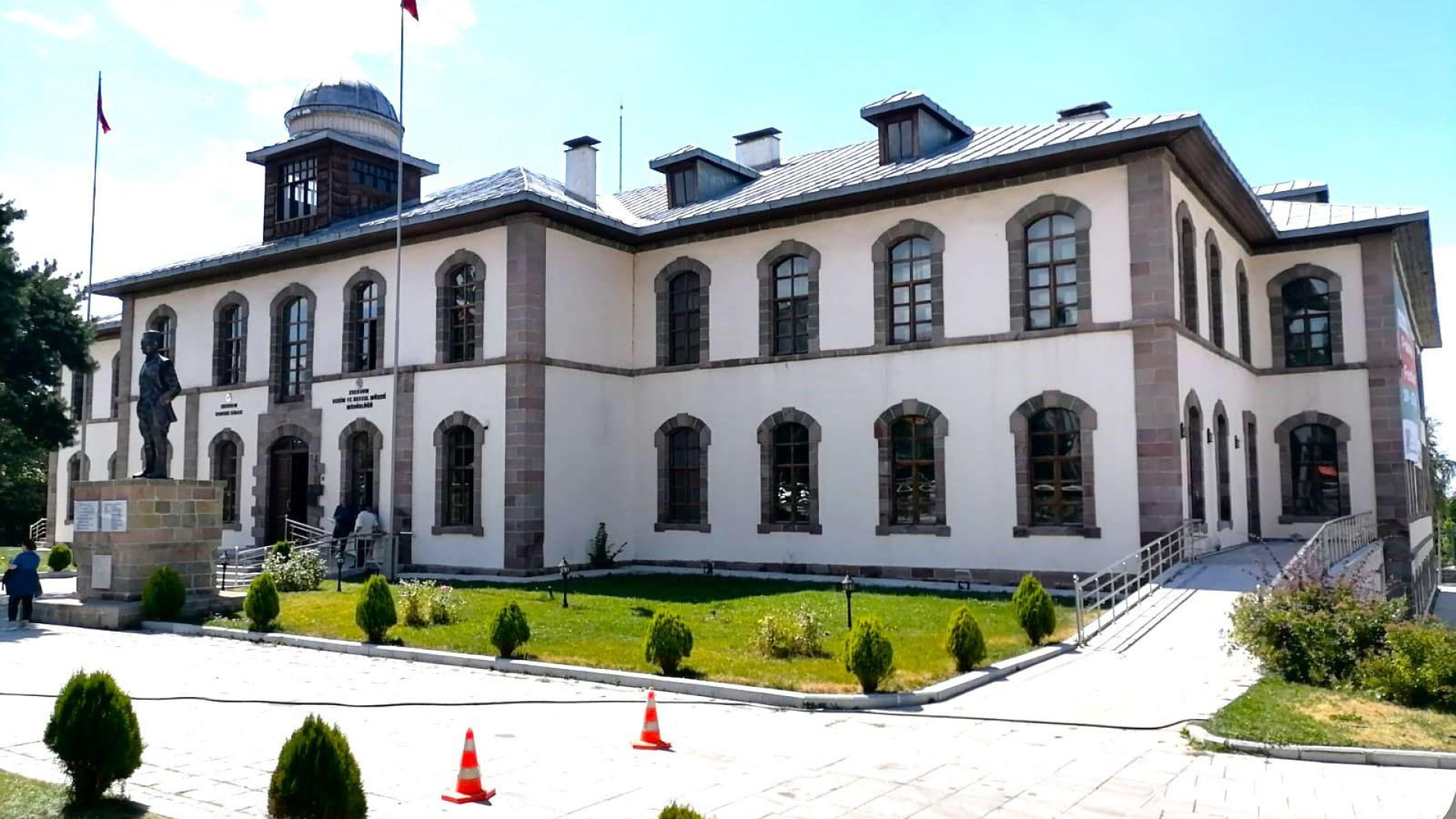 Tarihi Erzurum Kongre Binası, güçlendirme çalışmalarıyla geleceğe taşınacak