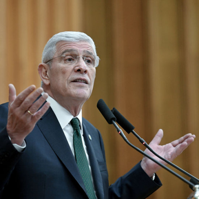 Dervişoğlu'ndan Türk bayrağına saldırıya tepki