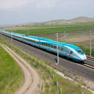 Ankara-Trabzon arası 4.5 saate düşecek