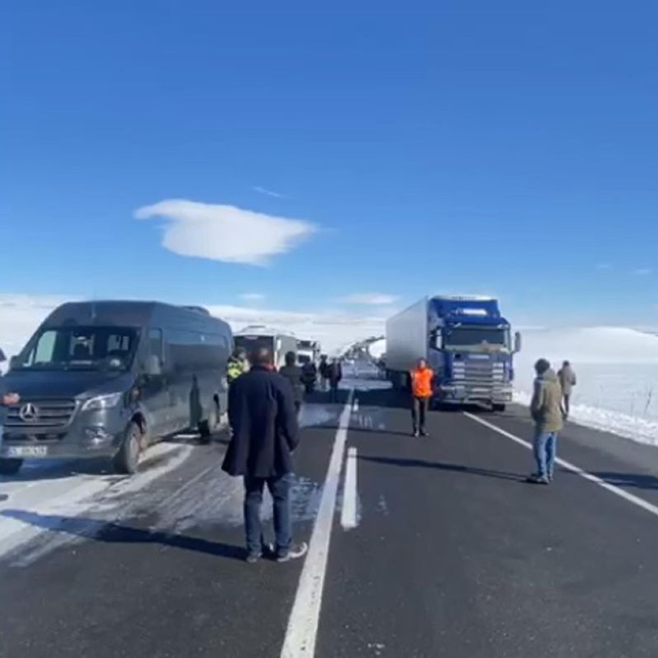 Gürcistan yolunu kapatan kaza