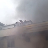 Yangında can pazarı: 12 kişi kurtarıldı