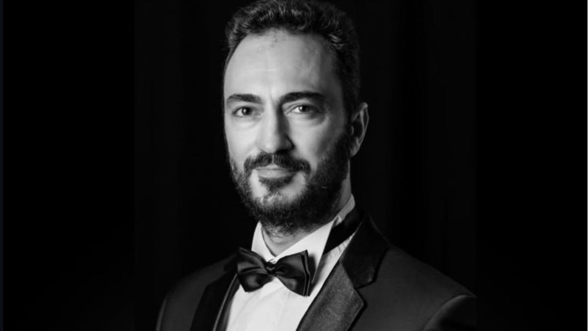 Koro sanatçısı Emrah Erdem Gedik, balkondan düştü