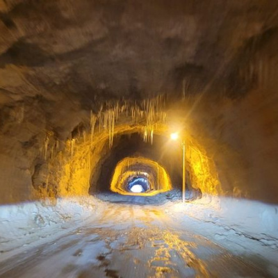 Buz tuttu... 'Dünyanın en zorlu yolları' arasında!