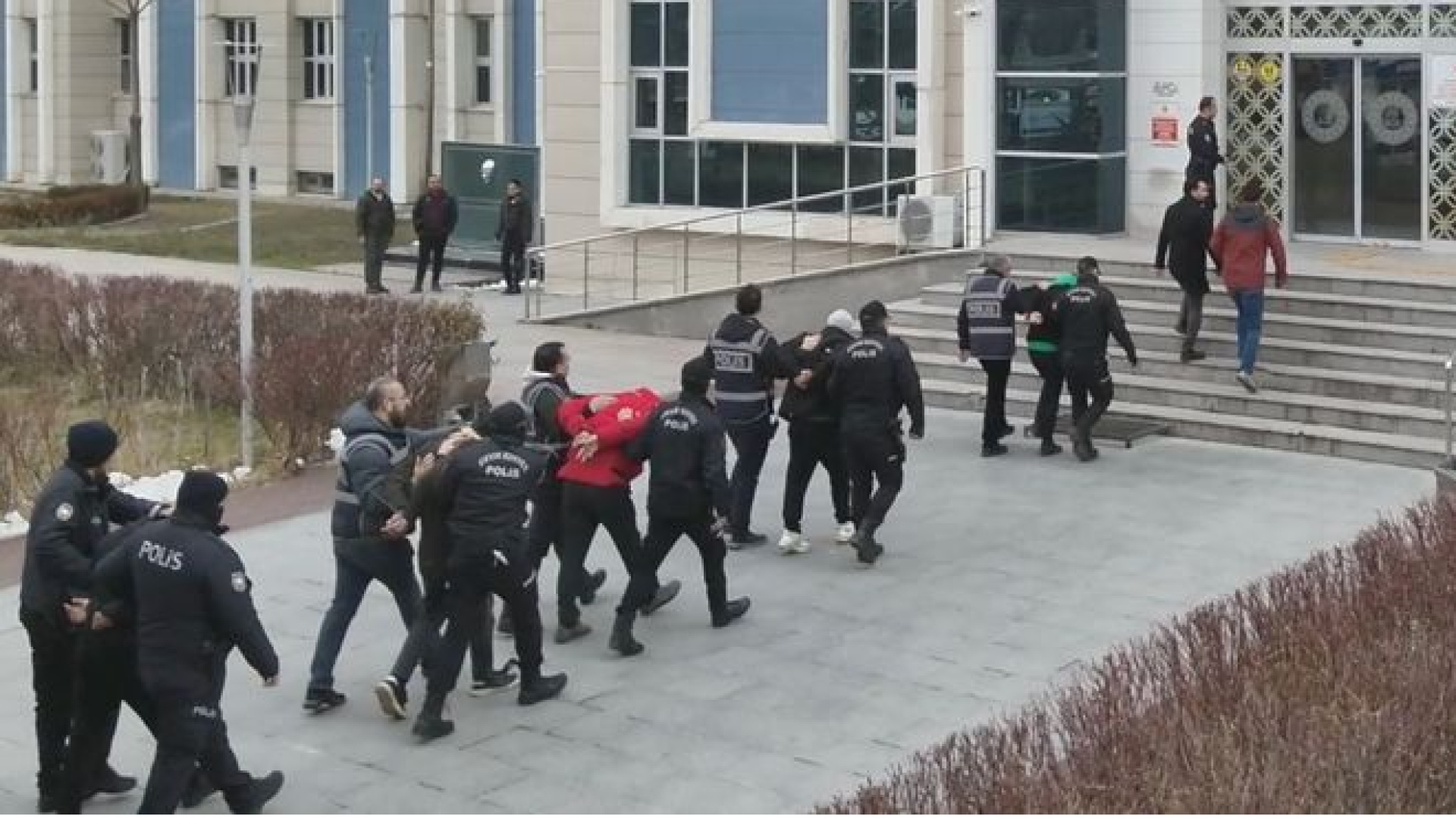 Kırşehir Merkezli 9 İlde Dolandırıcılık Operasyonu: 9 Şüpheli Tutuklandı