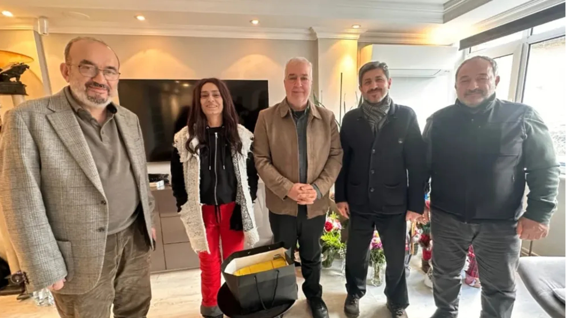 Yıldız Tilbe, Gazze'deki Filistinli Aileler İçin 300 Bin Dolar Bağışta Bulundu ve Konser Düzenleyecek