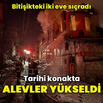 Tarihi konaktaki yangın iki eve sıçradı