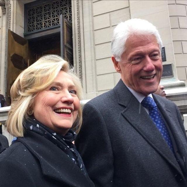 Clinton çiftine mahkemeye itaatsizlik suçlaması