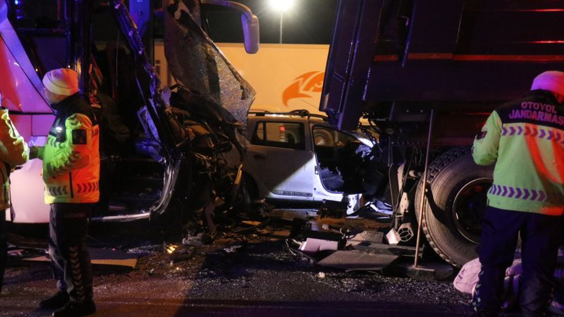 Sakarya'da Zincirleme Kazada Hayatını Kaybeden Genç, 5 Ay Önce Evlenmişti