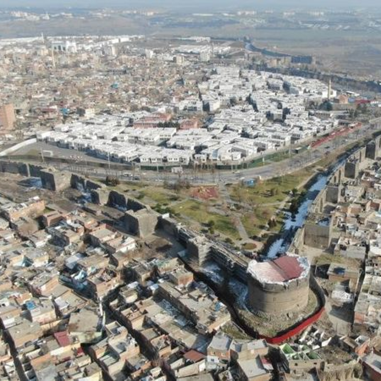 Diyarbakır'da toplantı ve gösteri yasağı