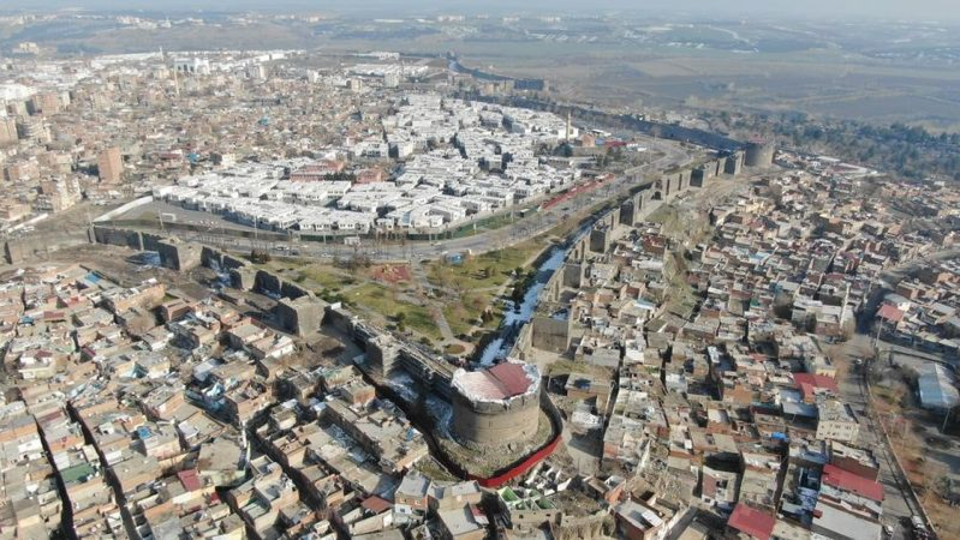 Diyarbakır'da 4 Günlük Toplantı ve Gösteri Yasağı İlan Edildi
