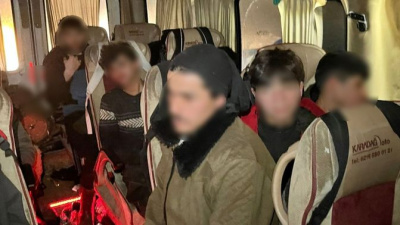 32 düzensiz göçmen yakalandı 32 düzensiz göçmen yakalandı