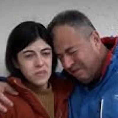 Baba kız sarılıp ağladılar!