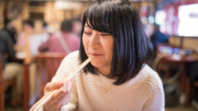 Hitori ve tek başına yemek yemek