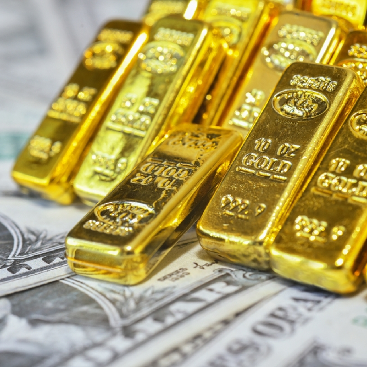 Altın rekor kırmaya devam ediyor! Yatırımcıların gözü hala altında!