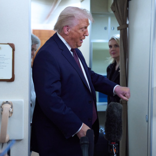 Trump elindeki morluğun sebebini açıkladı