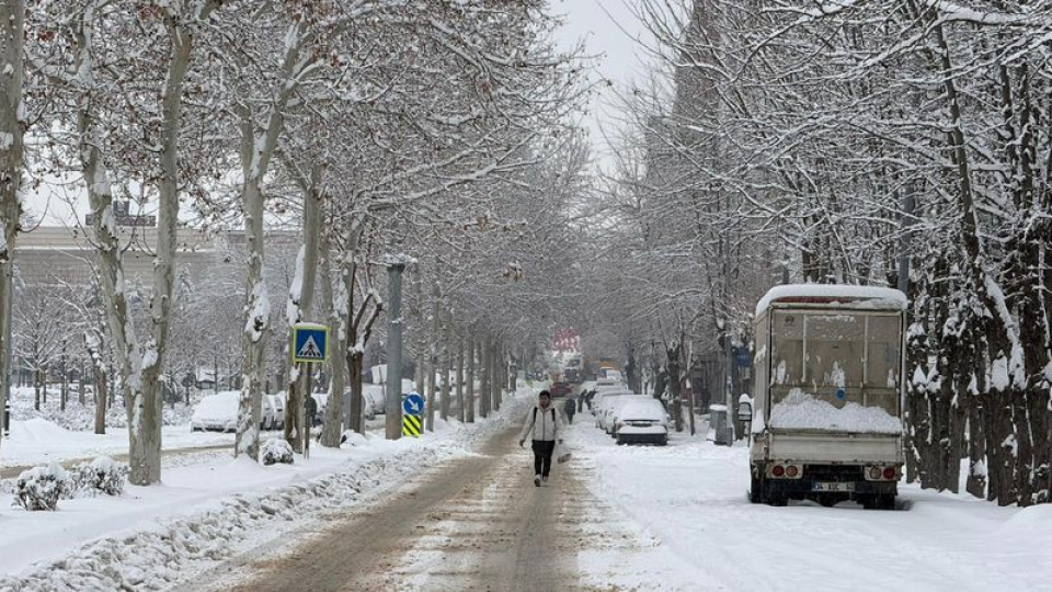 Diyarbakır'da uçuşlar iptal edildi