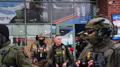 ABD'de ICE ekipleri 5 yaşındaki çocuğu babasıyla gözaltına aldı