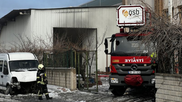 Kayseri’de korkutan fabrika yangını!