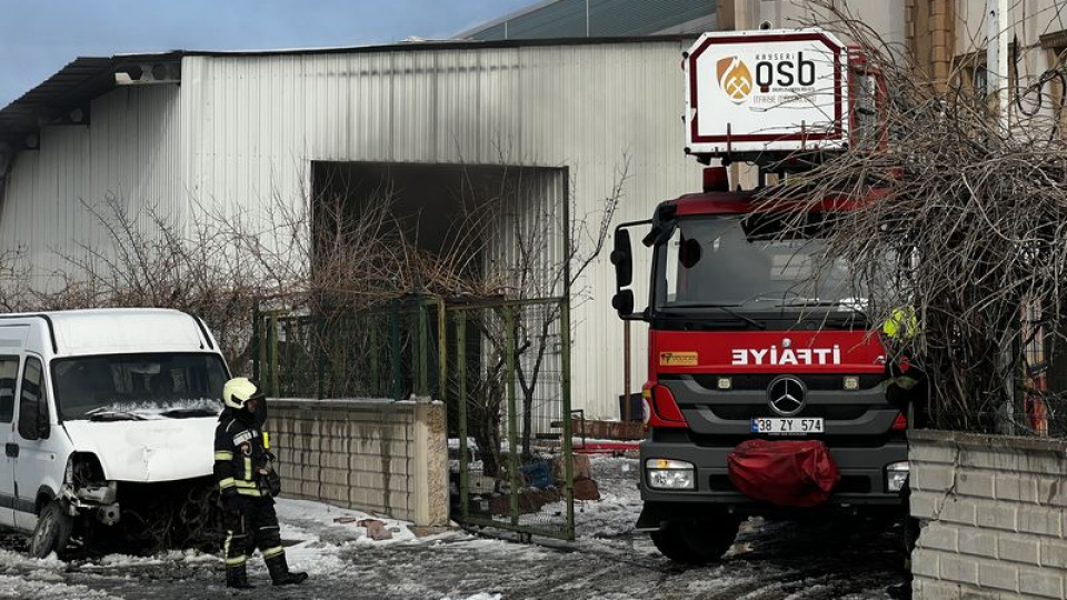 Kayseri'de korkutan fabrika yangını!