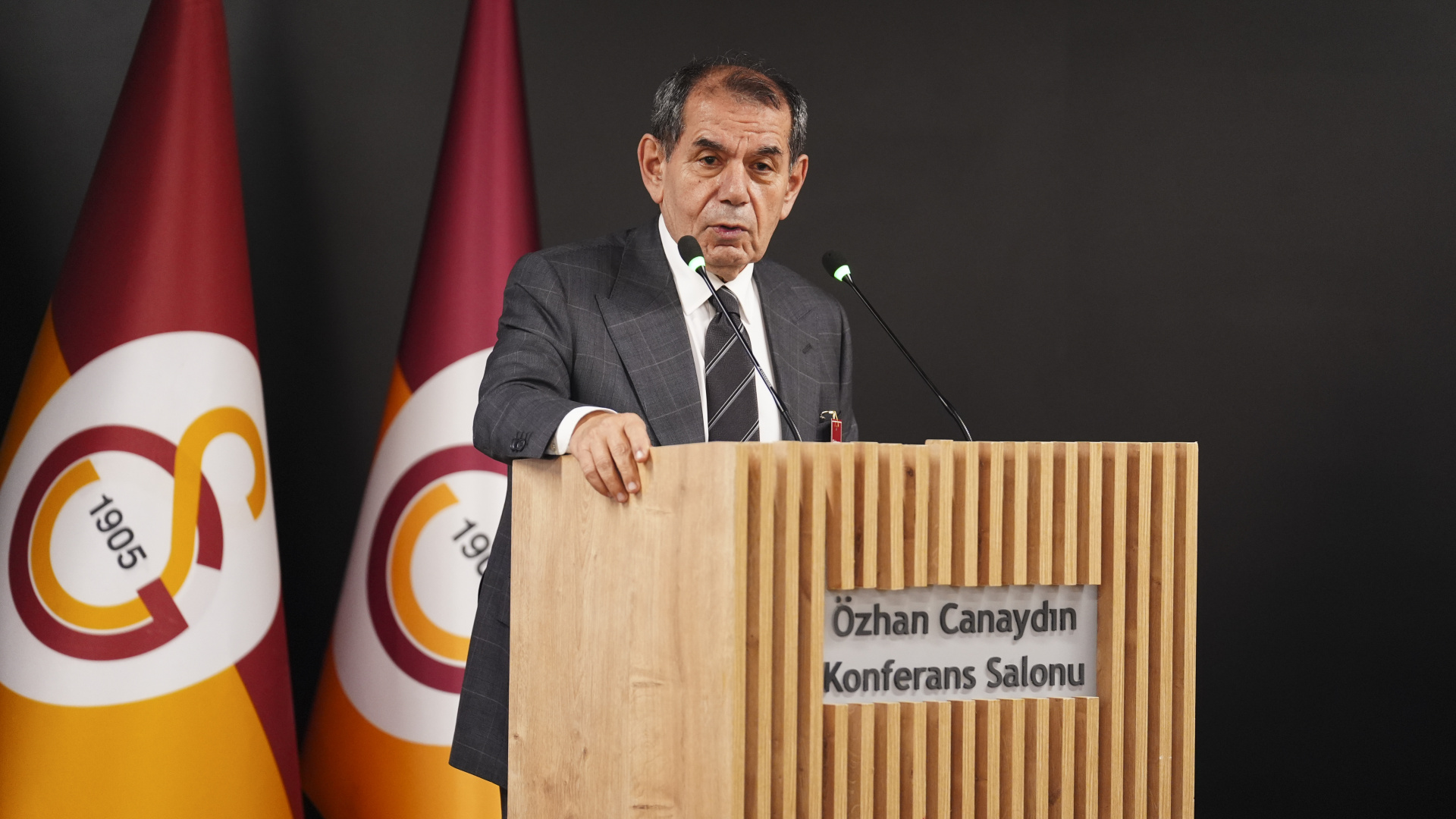 Galatasaray Başkanı Dursun Özbek'ten Transfer ve Finansal Başarı Açıklamaları