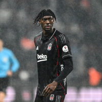 Aston Villa'dan Abraham için flaş teklif