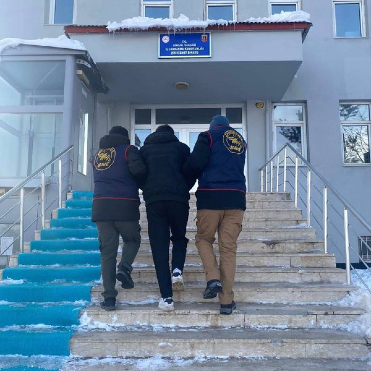 Hapis cezası bulunan 6 şüpheli tutuklandı