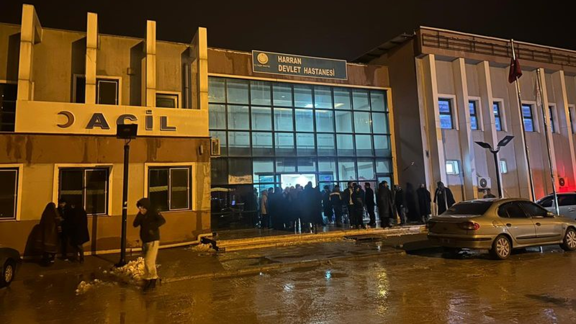 Şanlıurfa'da Otomobil Devrildi: 1 Kişi Hayatını Kaybetti, 8 Kişi Yaralandı