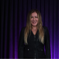 Özlem Altınok'un 35 yıllık yolculuğu: 3 farklı rol, tek ses!