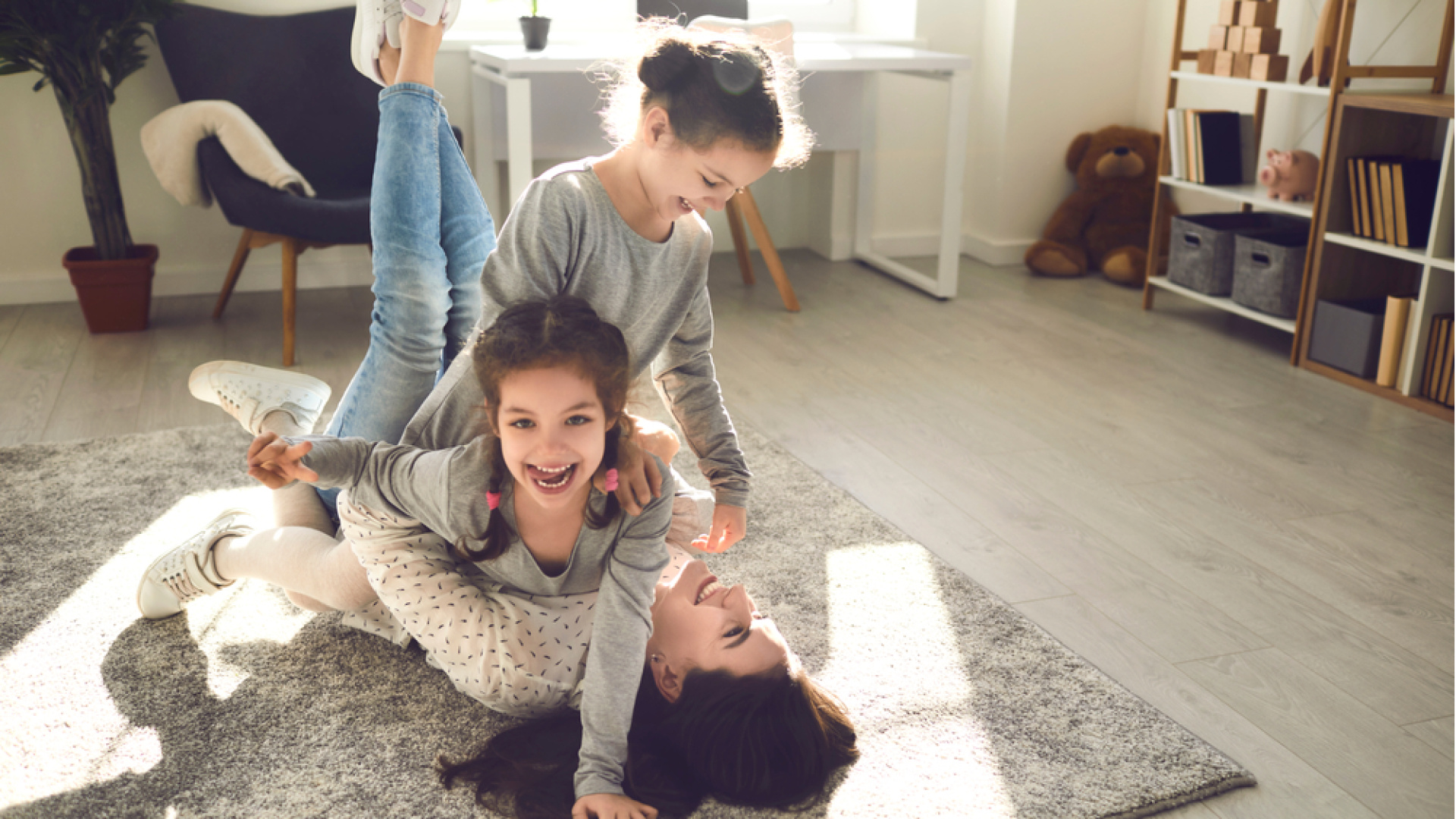 Ekranlardan uzak, kahkahalara yakın: Evde çocuklarla oynanacak oyunlar