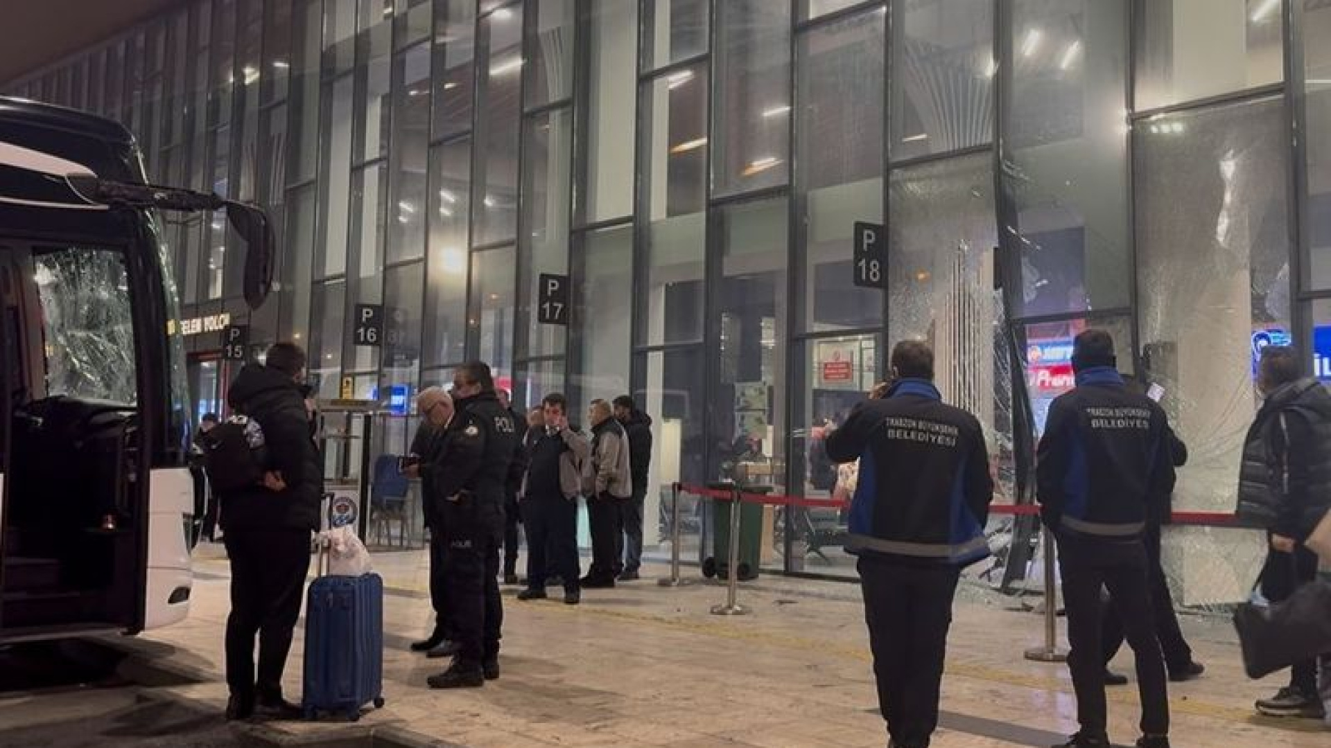 Trabzon'da terminalde otobüsün çarptığı çocuk yaralandı