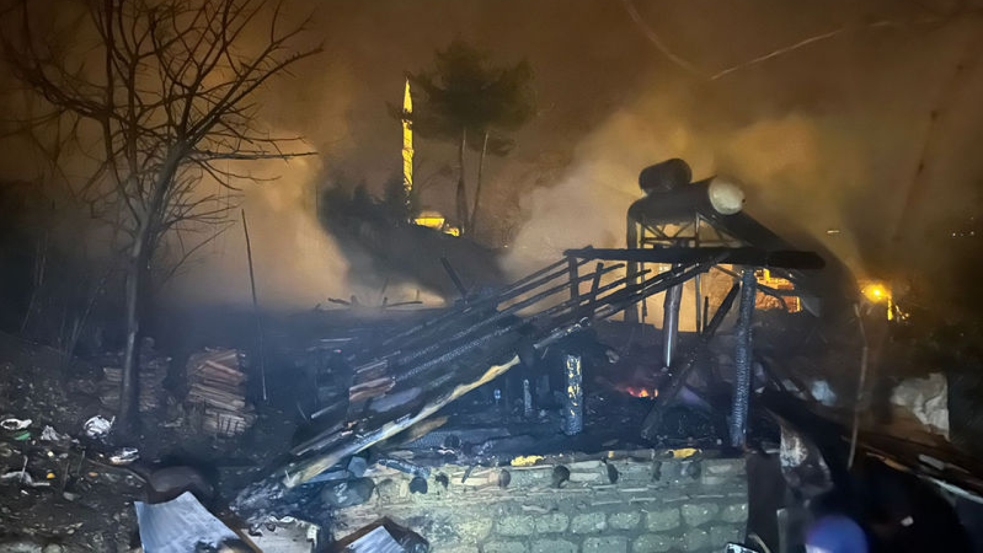 Tokat’ta tek katlı evde yangın çıktı