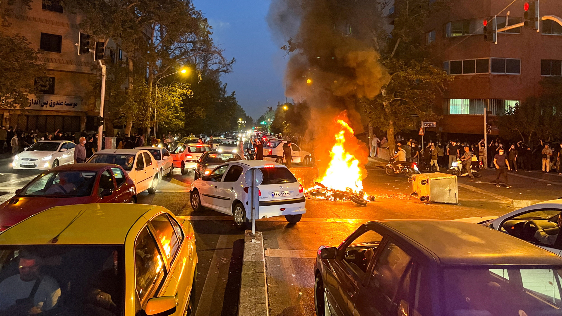 HRANA: İran'daki Protestolarda Hayatını Kaybedenlerin Sayısı 5 Bin 137'ye Yükseldi