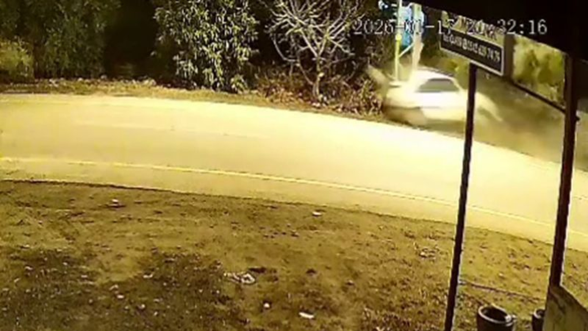 Hatay'da Elektrik Direğine Çarpan Otomobil 18 Yaşındaki Genci Hayattan Kopardı
