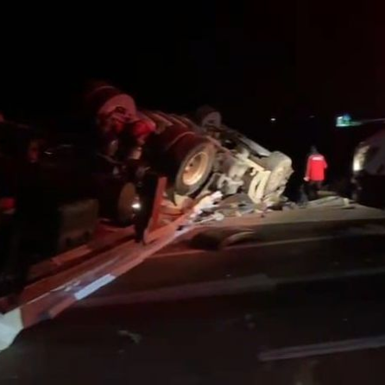 Takla atan TIR can aldı