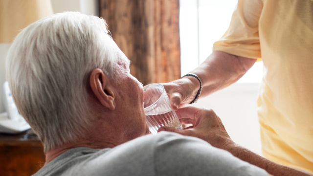 Yaşlılarda kronik susuzluk demansa neden olabiliyor
