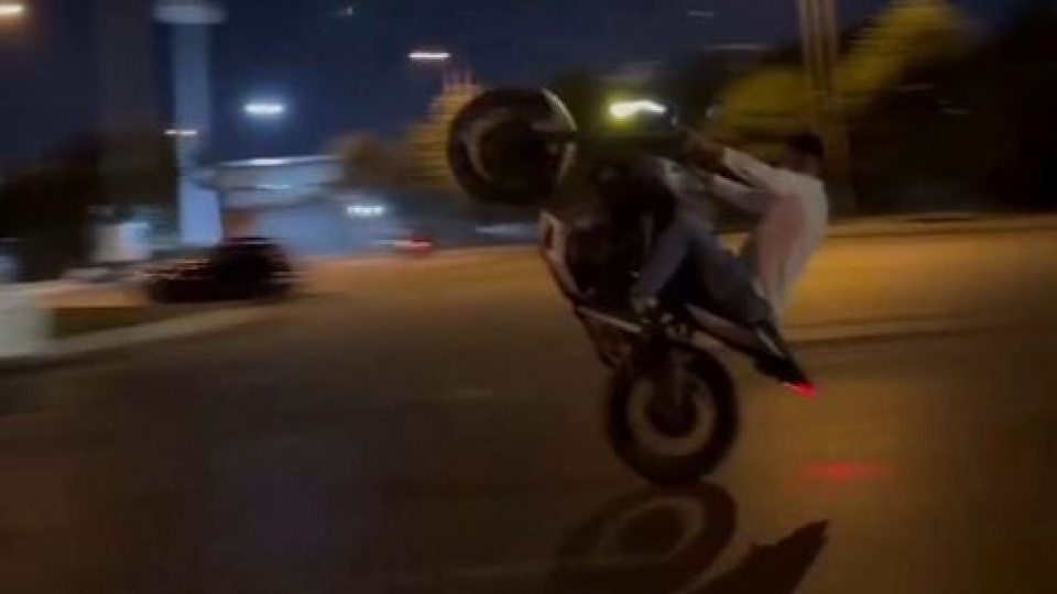 Motosikletli genç can verdi