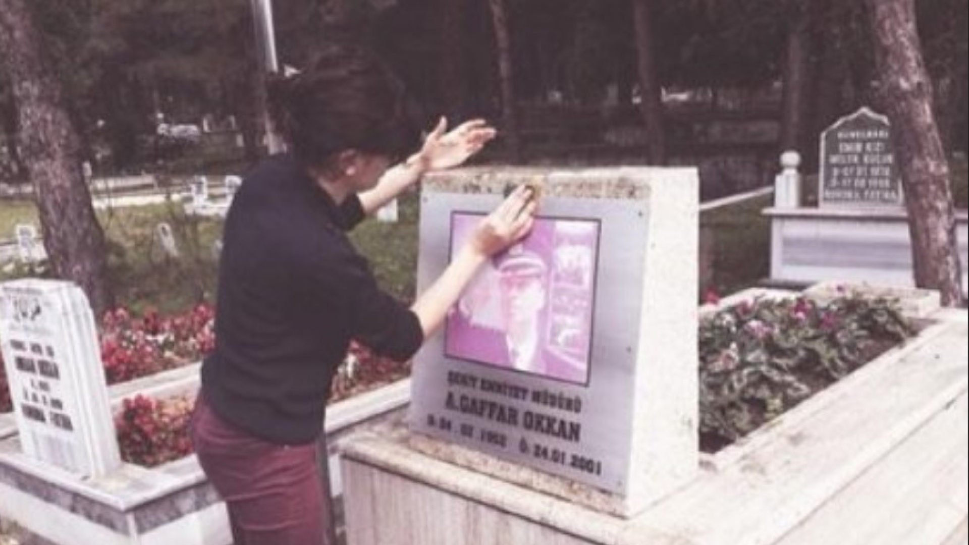 Gonca Vuslateri, Şehit Akrabası Ali Gaffar Okkan'ı 25. Yılında Duygusal Sözlerle Andı