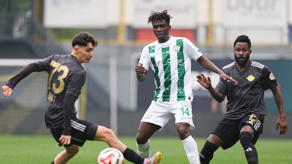 Esenler Erokspor zirve inadını sürdürdü