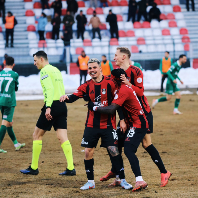 Van Spor FK, üç puanı üç golle aldı!