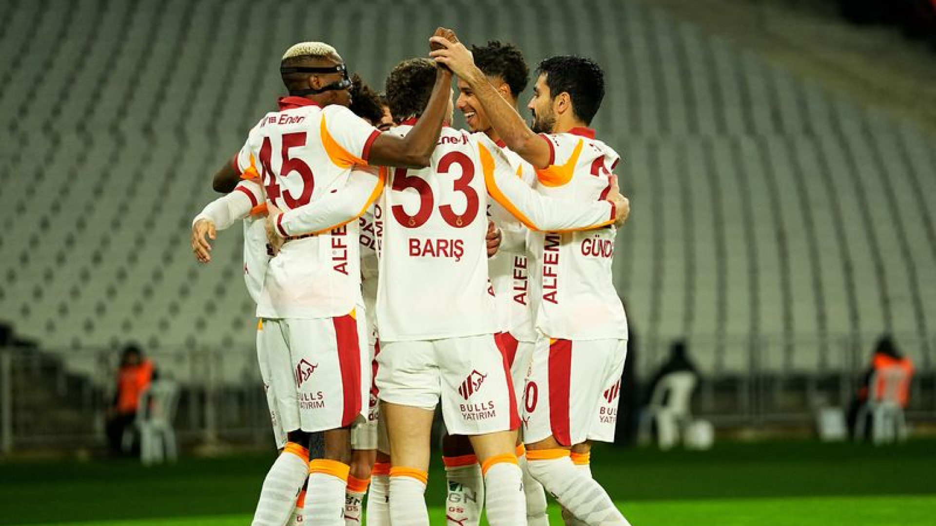 Fatih Karagümrük - Galatasaray Süper Lig Mücadelesi Canlı Yayınla HTSPOR'da